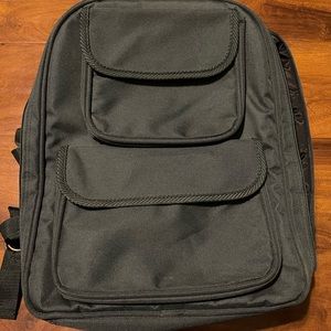 Insulated picnic backpack - forest green color